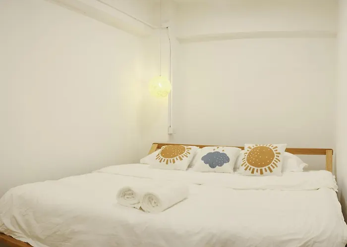 Secret House In China Town 2Br. Rare Find