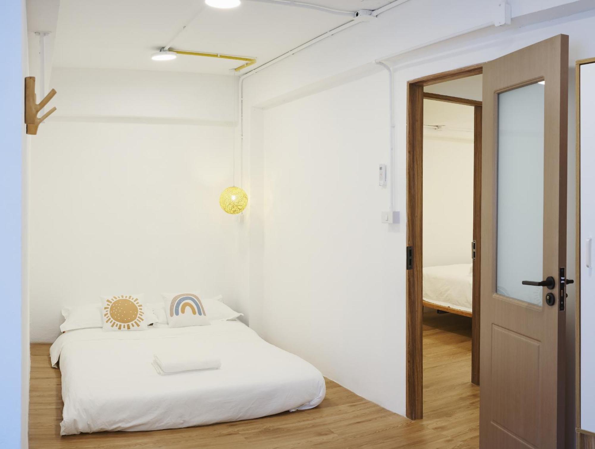 Rumah liburan Secret House In China Town 2br. Rare Find